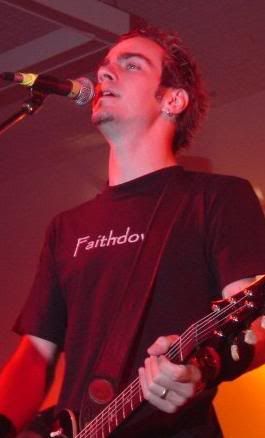 Obrázek “http://i129.photobucket.com/albums/p204/ThreeDaysGraceRiot/Gallery/Adam/GORGEOUS.jpg” nelze zobrazit, protože obsahuje chyby.