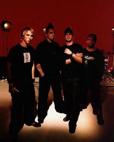 Obrázek “http://i129.photobucket.com/albums/p204/ThreeDaysGraceRiot/Gallery/Band/7684.jpg” nelze zobrazit, protože obsahuje chyby.