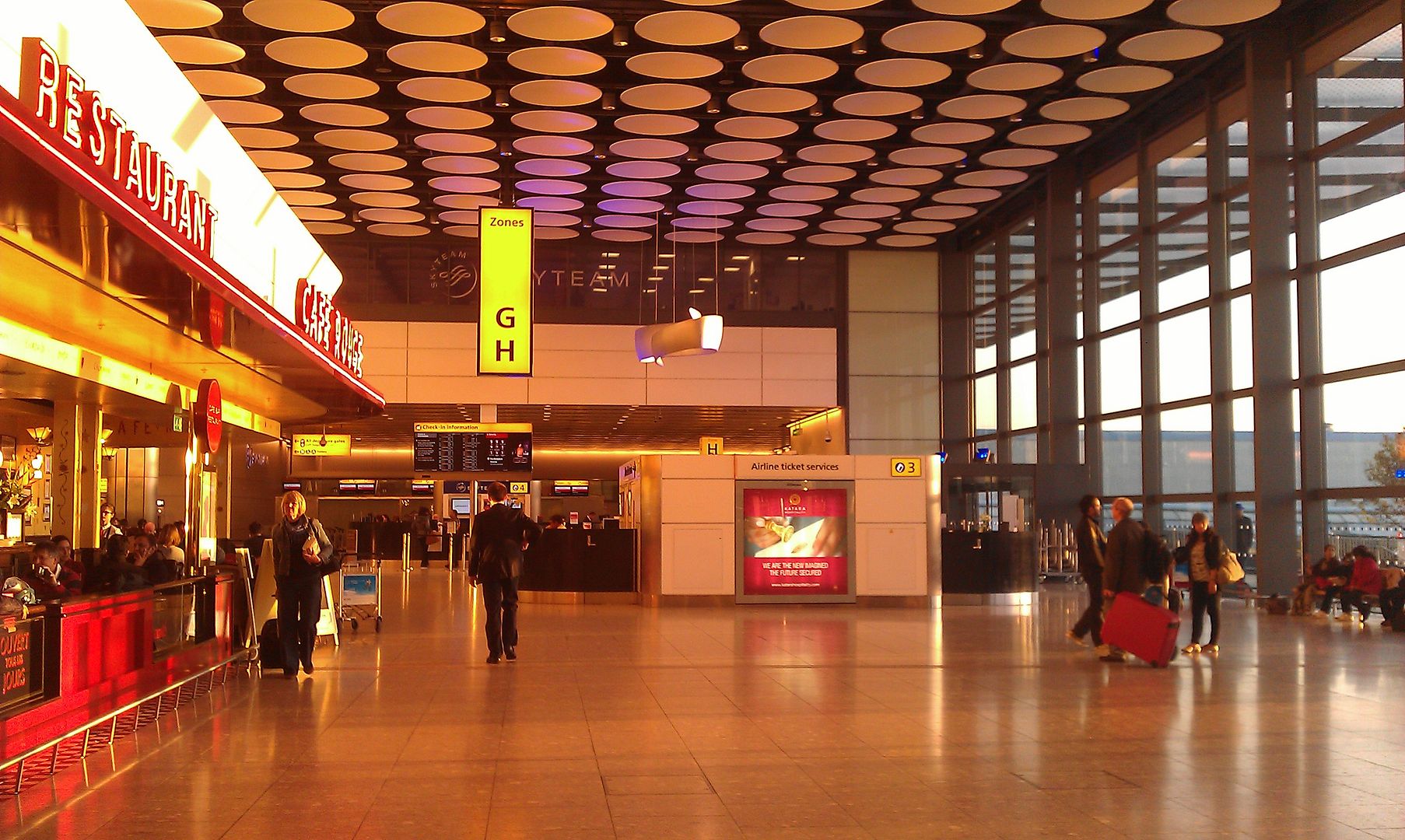 http://i129.photobucket.com/albums/p207/shefgab/2012AutAsia10/IMAG2061.jpg