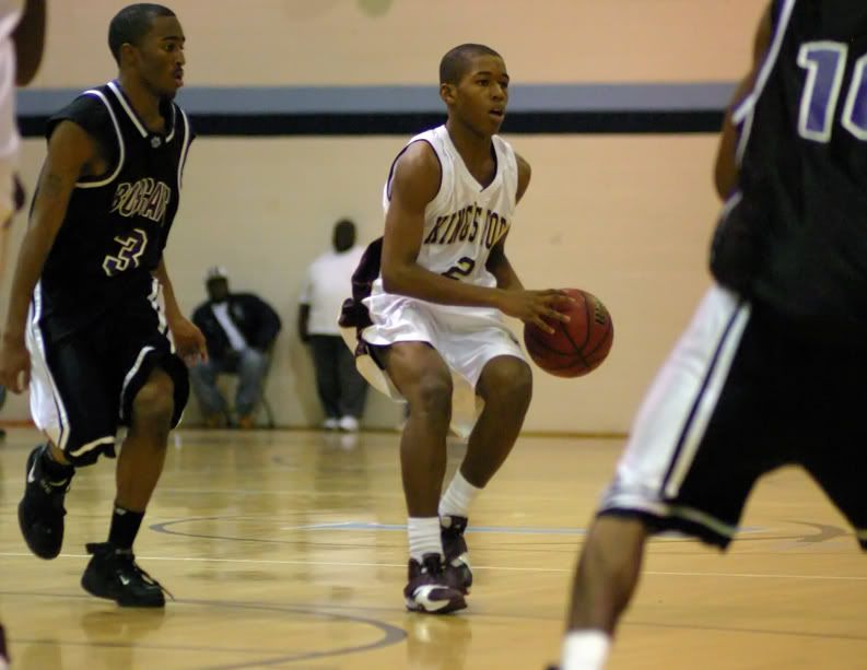IMAGE: http://i129.photobucket.com/albums/p208/Lacks_focus/BasketBall29DEC06077.jpg?t=1167497356