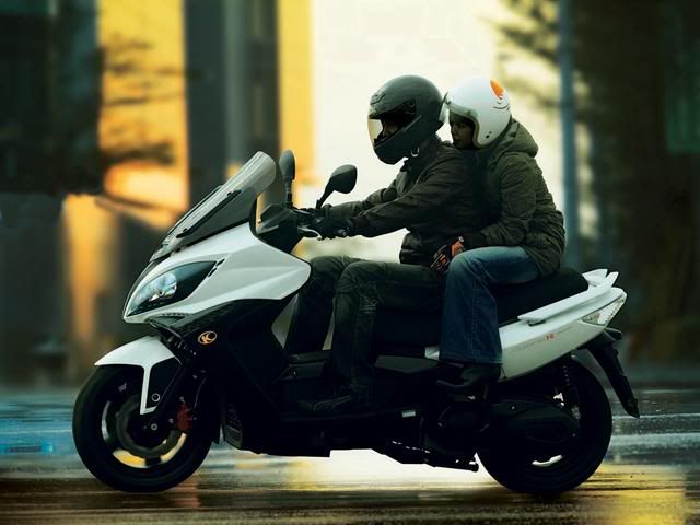 2009 Xciting R&amp;Downtown 300i 官方圖片（圖爆多慎入）4897||小老婆汽機車資訊網