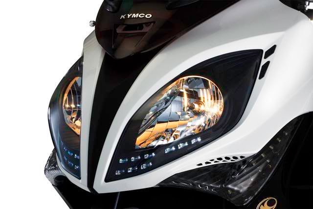 2009 Xciting R&amp;Downtown 300i 官方圖片（圖爆多慎入）8955||小老婆汽機車資訊網