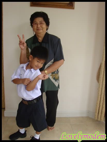 เป็นเด็กสาธิตเต็มตัวแล้วจ๊า