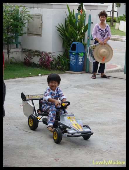 สังสรรค์ญาติมิตร