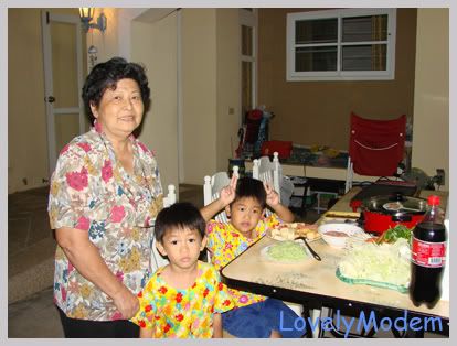 เล่นน้ำแบบหนาวๆ วันเพ็ญกะหมูย่าง สุกี้