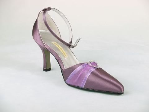 Sweet purple wedding shoes for wedding 2010