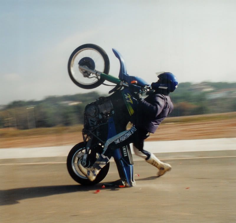 0000moto.jpg