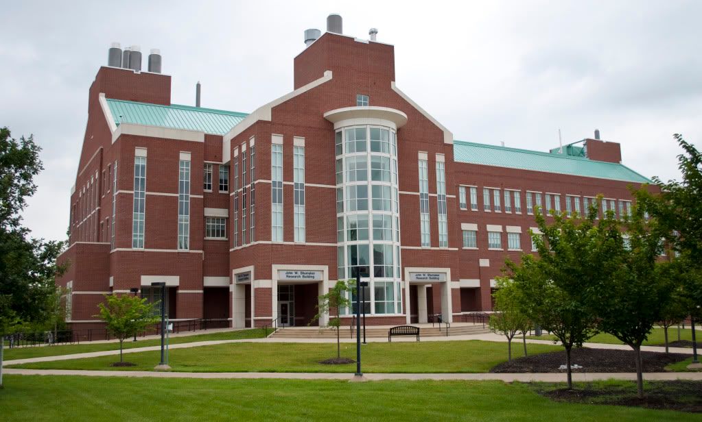 IMAGE: http://i129.photobucket.com/albums/p215/golfkid17/University%20of%20Louisville/_DSC2916_1.jpg