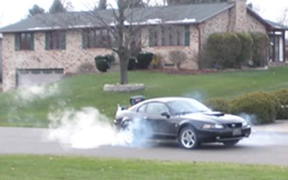 MustangBurnout3.jpg