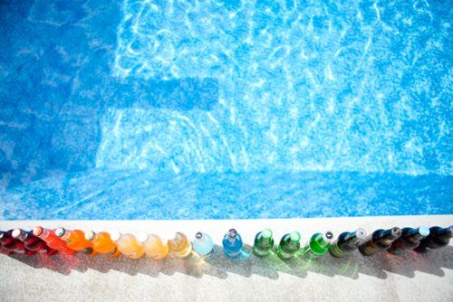 photo StyleSaveUs-Style-Summer-pool-swimming-soda.jpeg